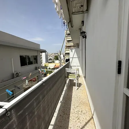 καλαισθητο διαμερισμα διπλα στο μετρο Athens